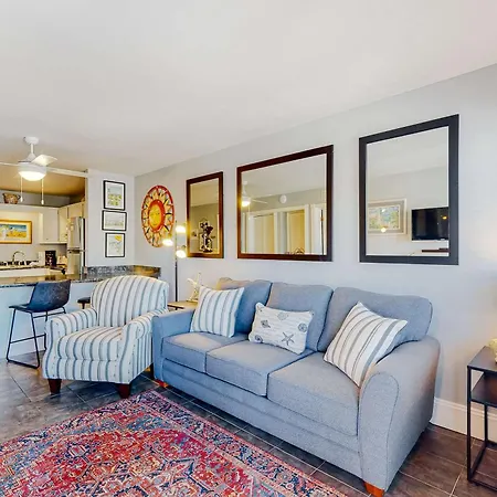 Plantation East #1110-3